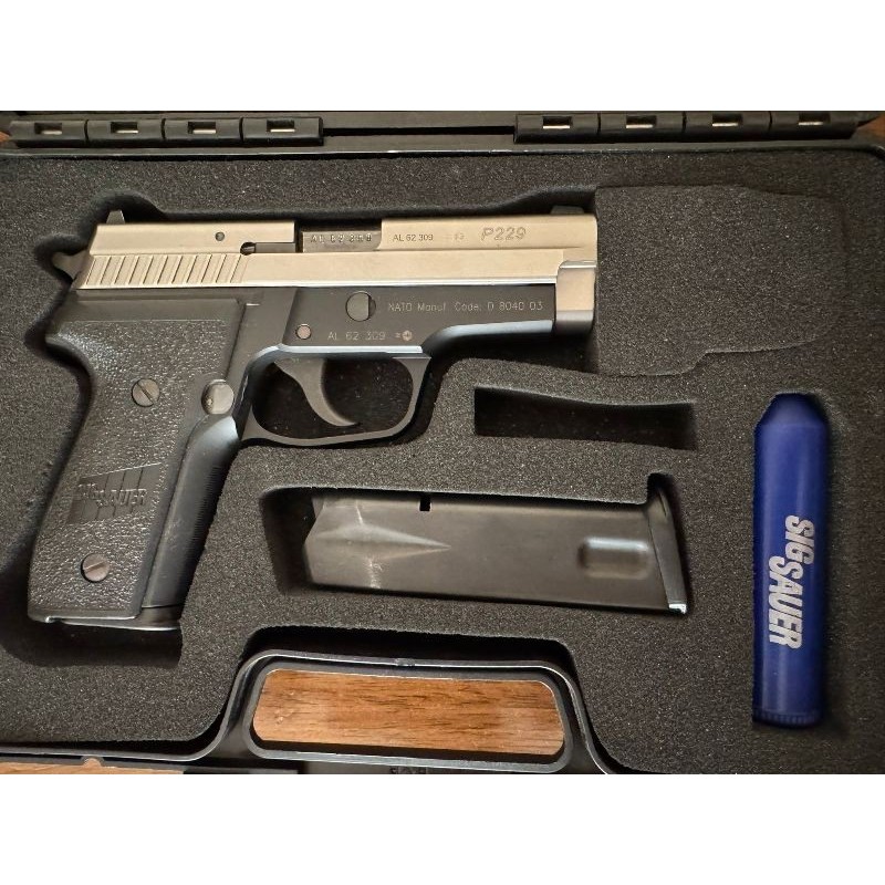 SIG SAUER P229 İLK ELDEN SATILIK TERTEMİZ  ORJİNALDİR