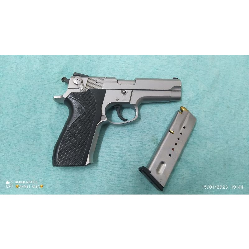 Kamu Personelinden Satılık Smith & Wesson