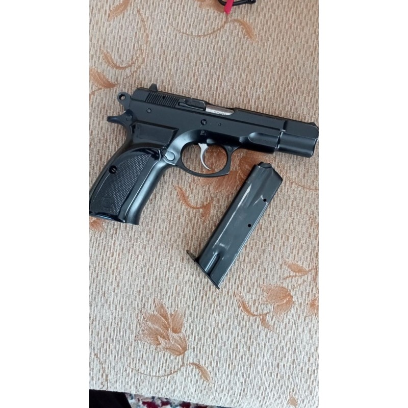 YENİ VAZİYETTE CZ 75