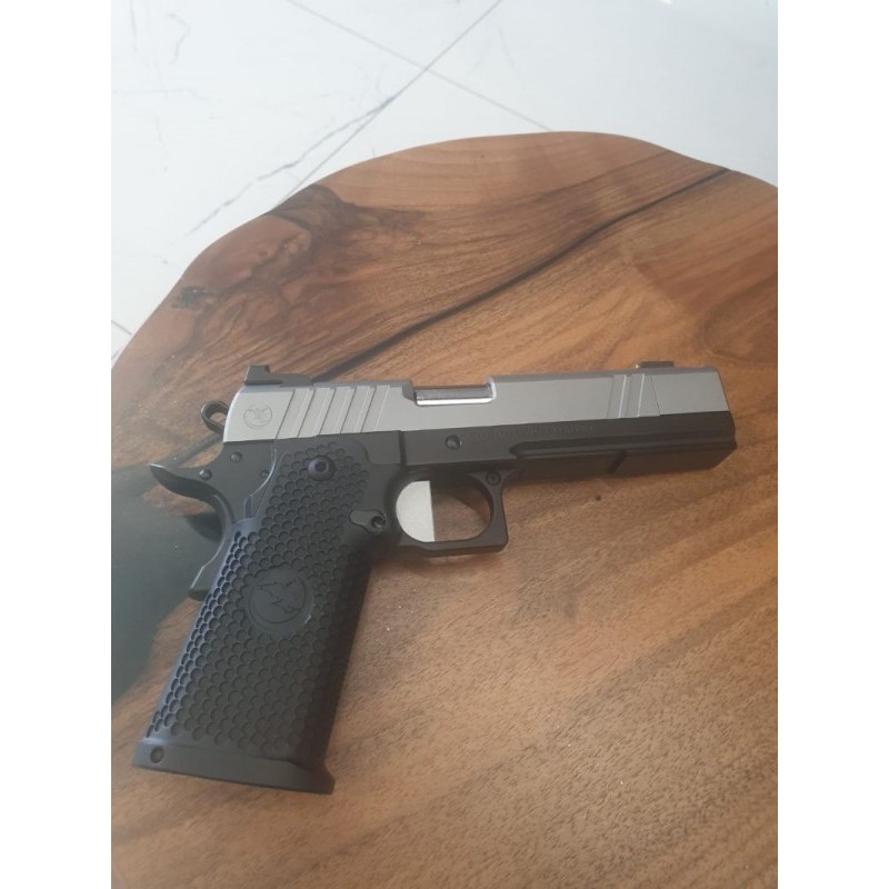 Sıfır kutusunda Nighthawk Custom