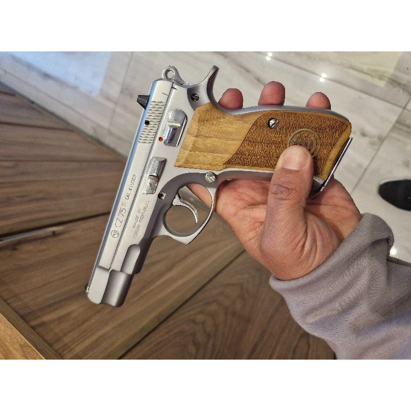Cz 75 B modeli kamu personelinden