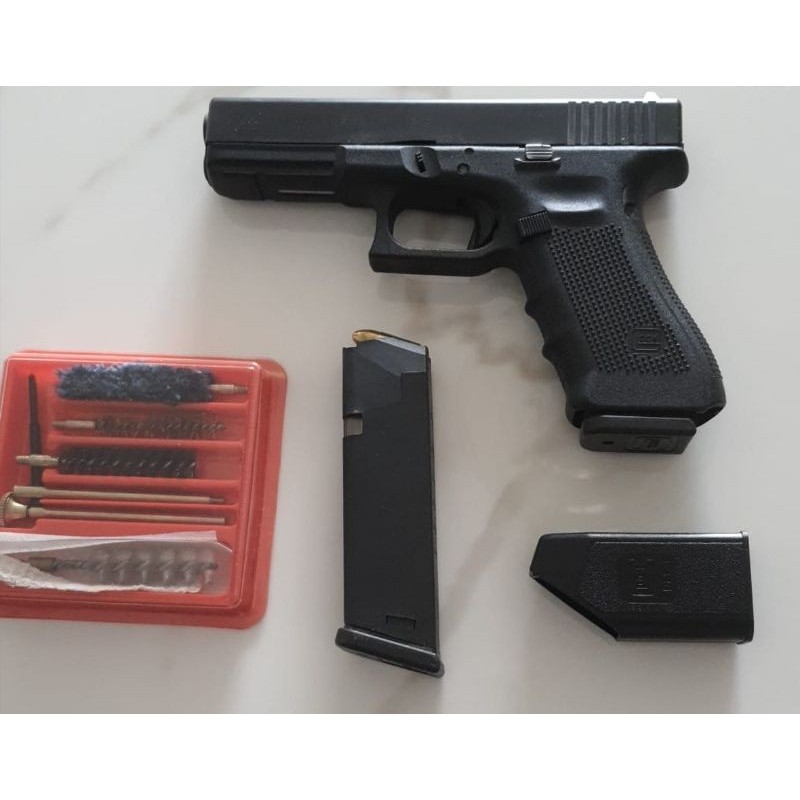MKE'DEN SIFIR ALINMIŞ BİRİNCİ ELDEN SADECE DENEME ATIŞI YAPILMIŞ GLOCK C-17 - YEDEK ŞARJÖR, BAKIM SETİ VE 286 ADET MERMİ DAHİL