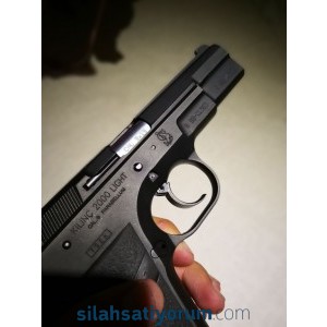 Hiç kullanılmamış Sarsılmaz Kılınç 2000 Light Parrebellum