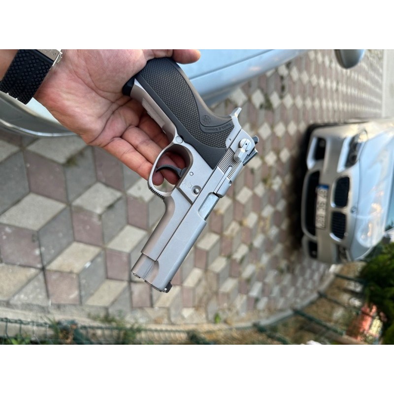 Satılık Yeni Gibi Smith Wesson 5906