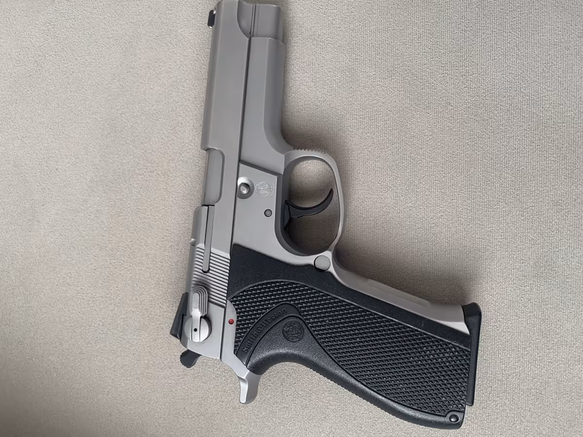 SMITH WESSON 5906