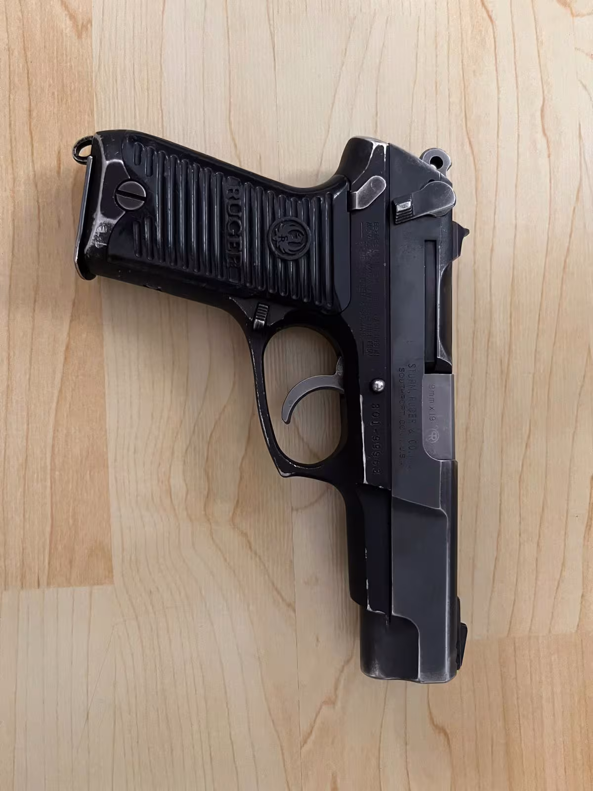 RUGER P85