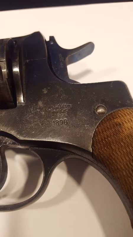 Nagant 7.62 çaplı mermi atar