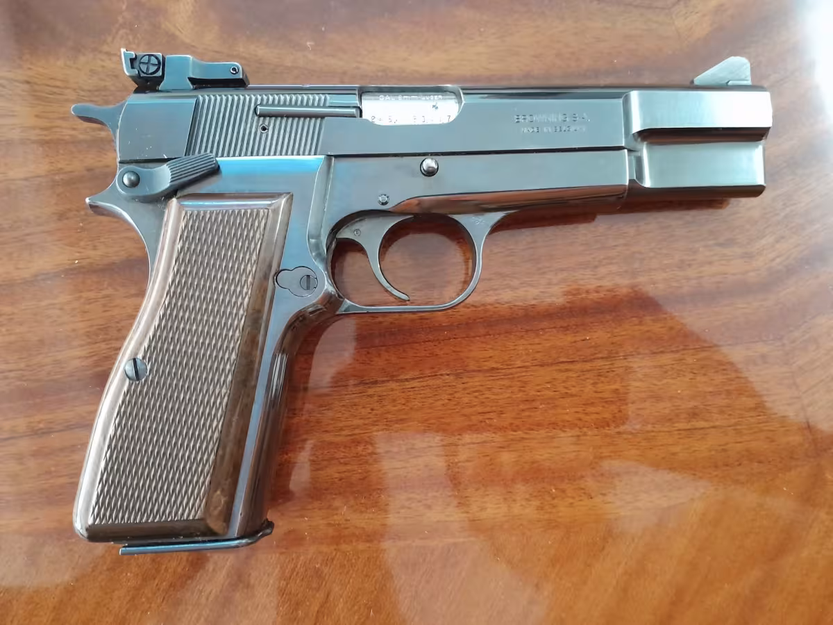 Belçika Browning Hi-Power 9mm pistol - Her Şeyi Eksiksiz