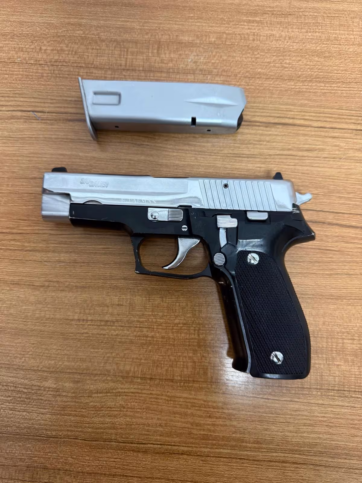 SIG Sauer P226   "MADE IN GERMANY" Gümüş Renkli Sürgü