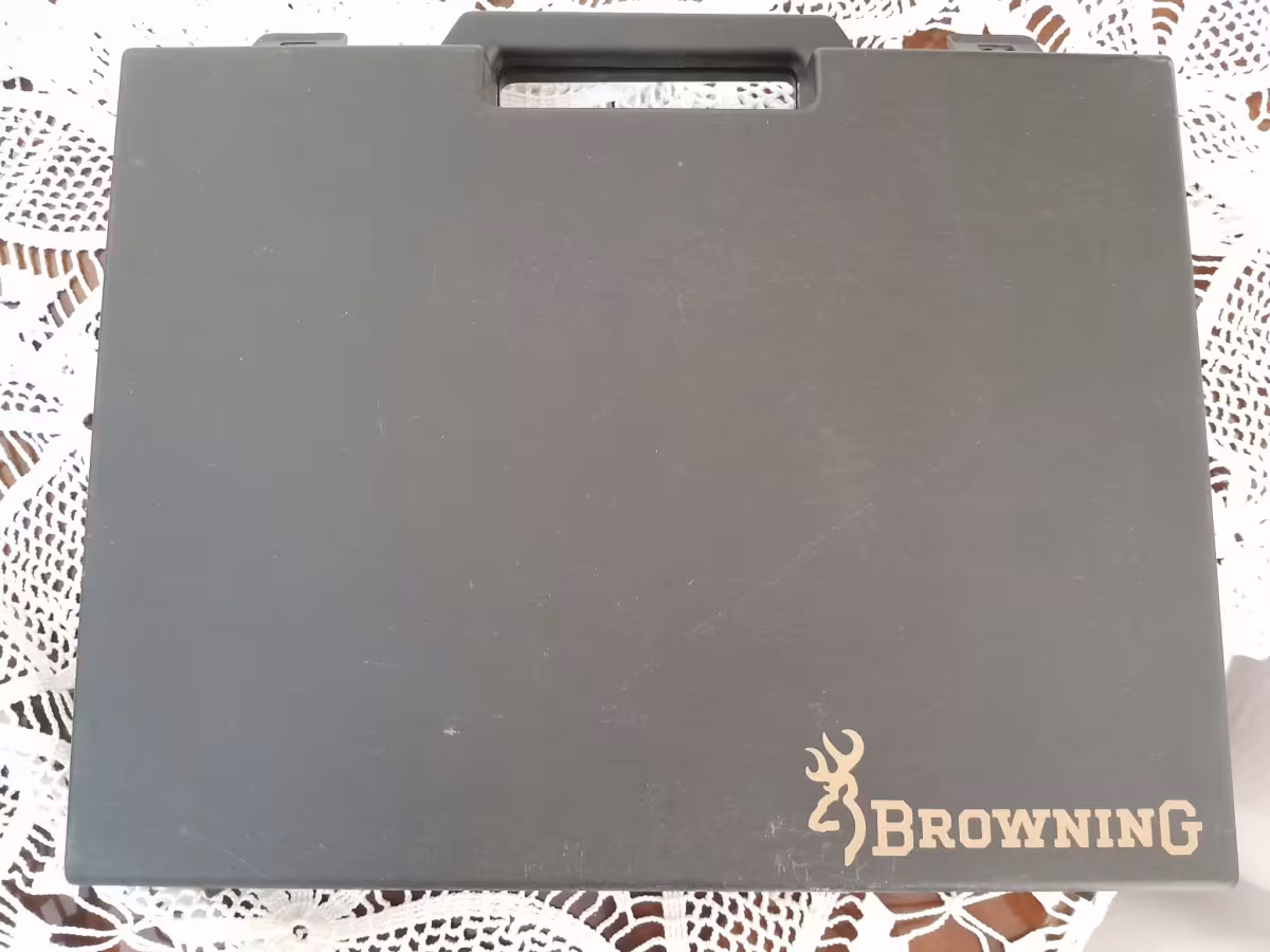 Belçika Browning Hi-Power 9mm pistol - Her Şeyi Eksiksiz