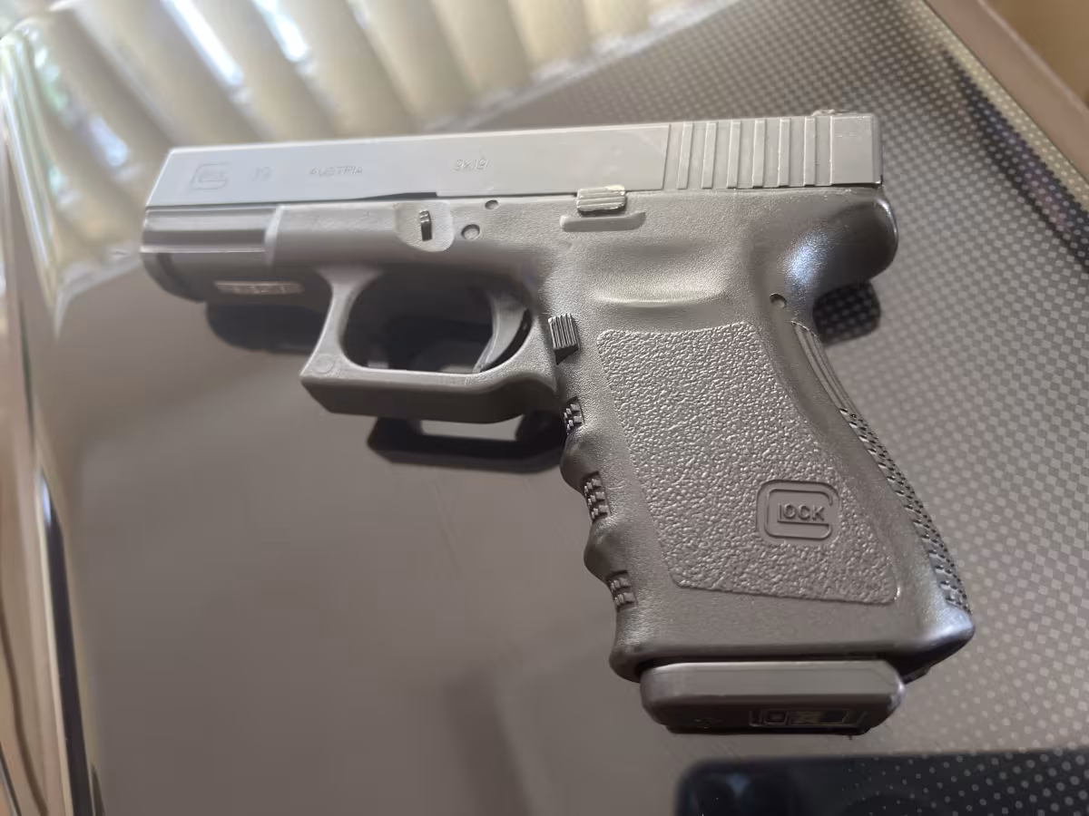 Glock 19  Temiz Ruhsatlı