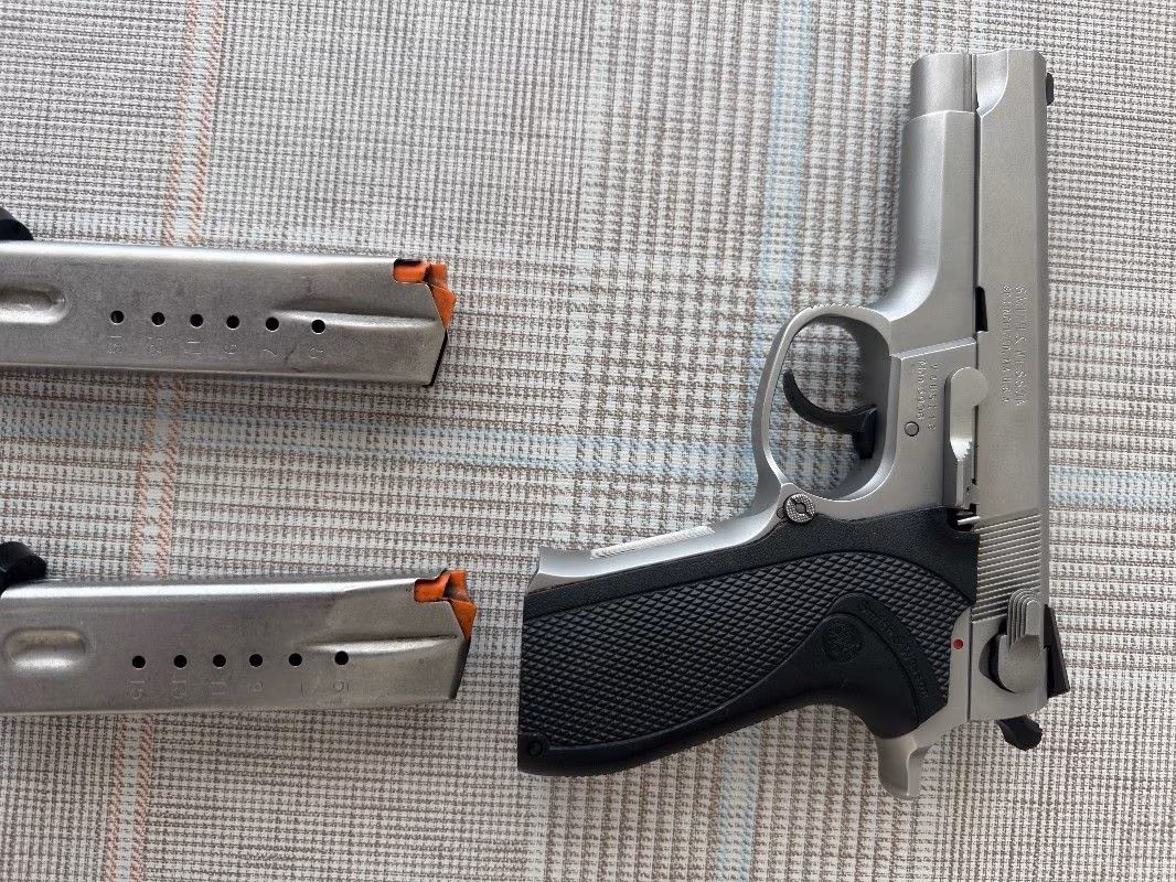 ÇOK TEMİZ SMİTH WESSON 5906