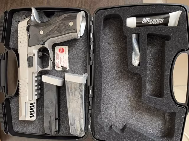 Sig Sauer X-6 Skeleton