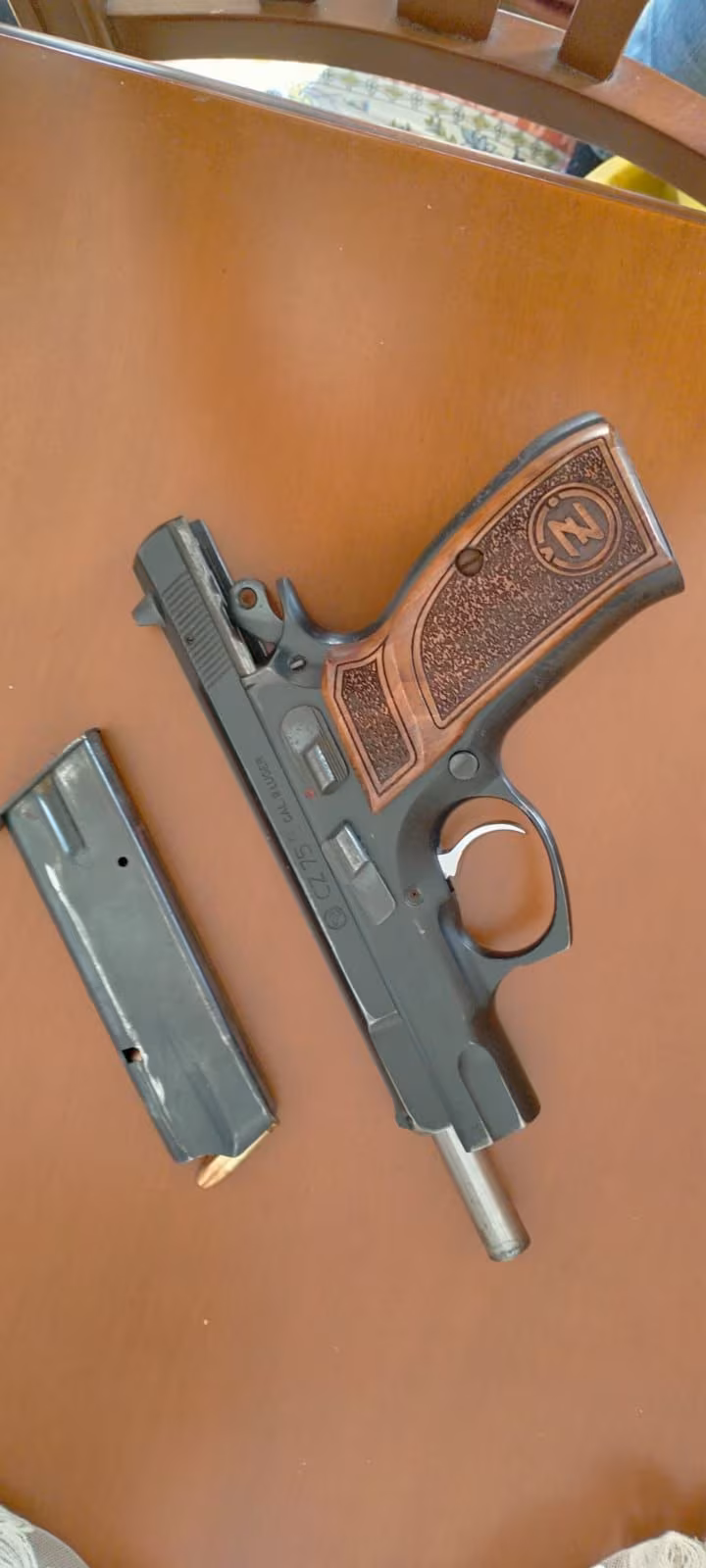 Emekli polisten cz 75