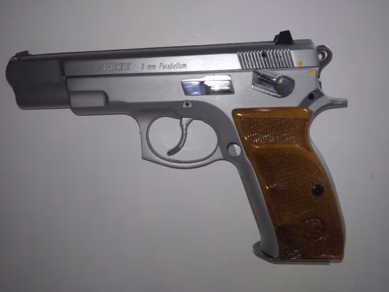 Askeri personelden ,Sıfır ayarında , Sahibinden satılık canik 55 parabellum,  light özel beyaz krom kaplama olup çok temiz silah ,lütfen ciddi alıcılar arasın