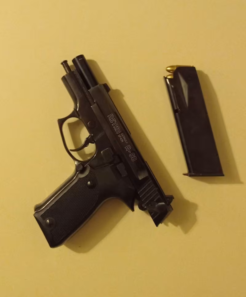 Askeri Personelden ASTRA A90