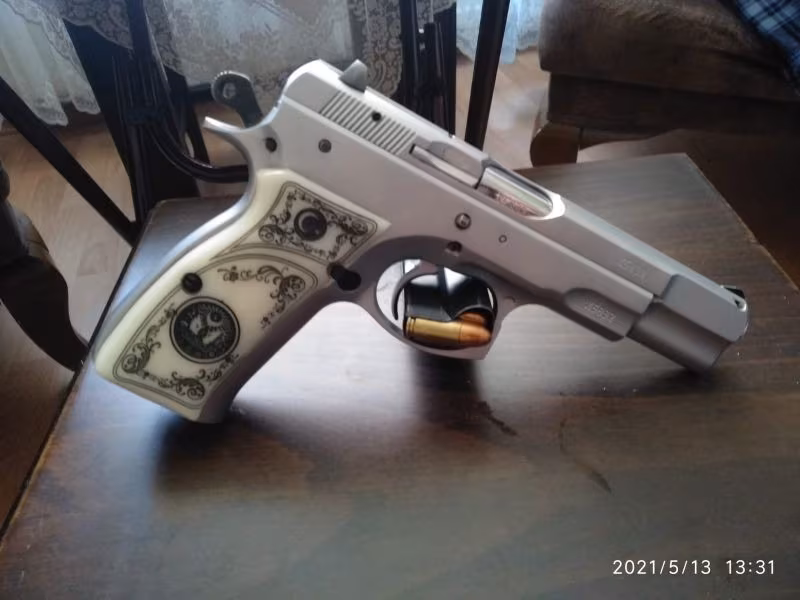 Emekli polisten ACİL temiz beyaz mat kaplama CZ 75B