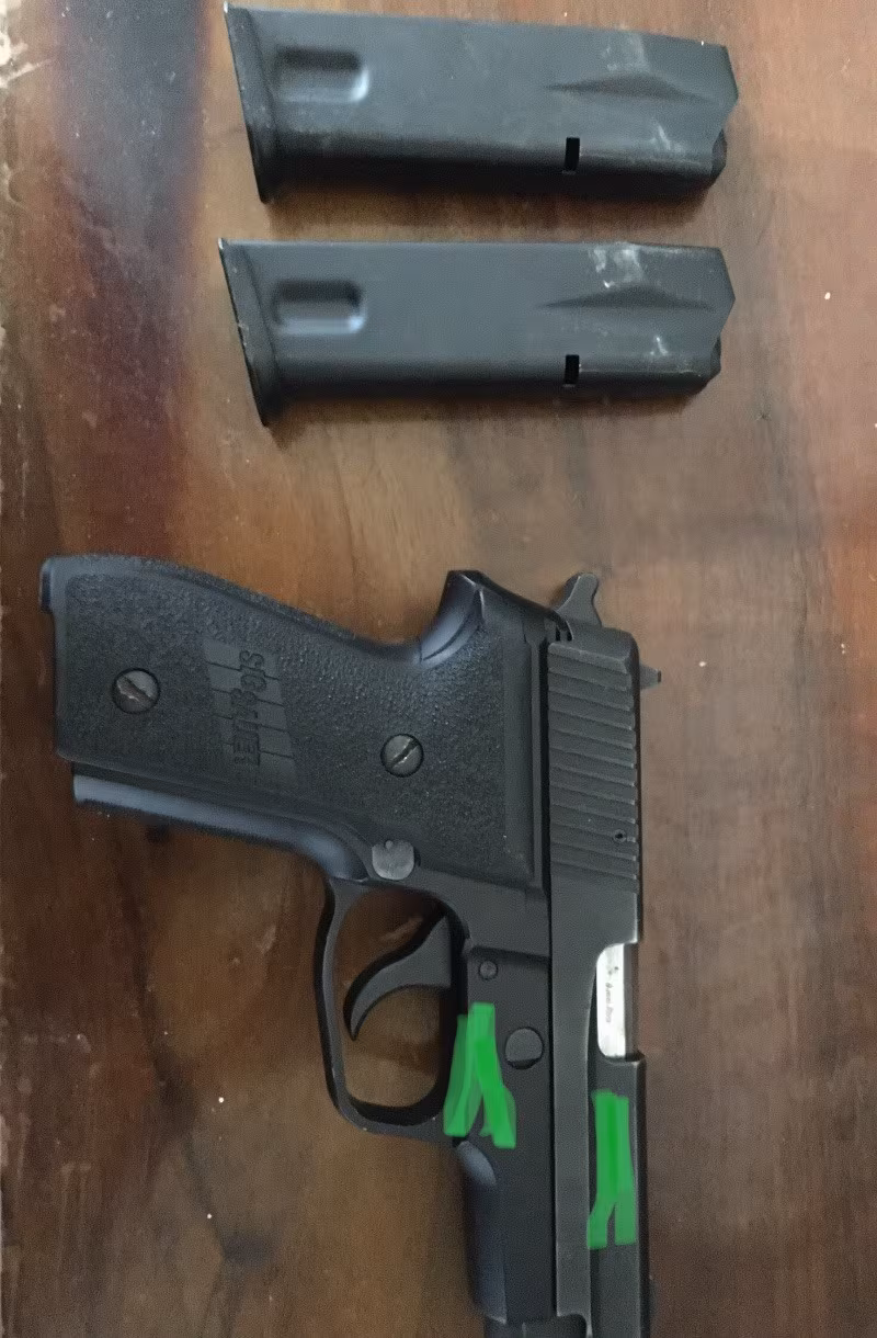 İzmir Kamu memurundan vefat nedeniyle satılık sıgsauer p228