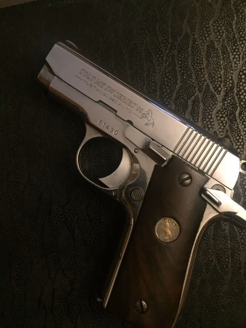 COLT MUSTANG 380