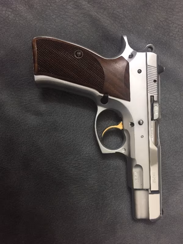 Emekli Polisten 9 mm CZ 75B 15+1tabanca