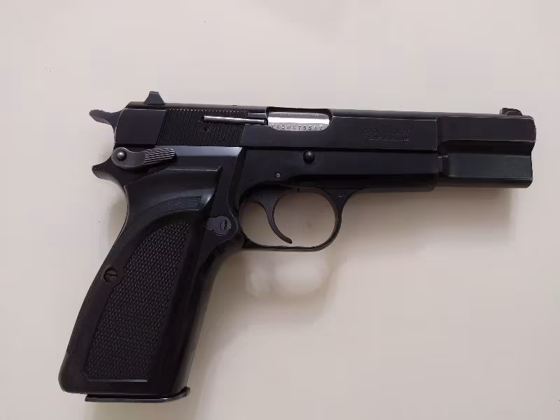 EMNİYET MENSUBUNDAN BROWNİNG HP MK3
