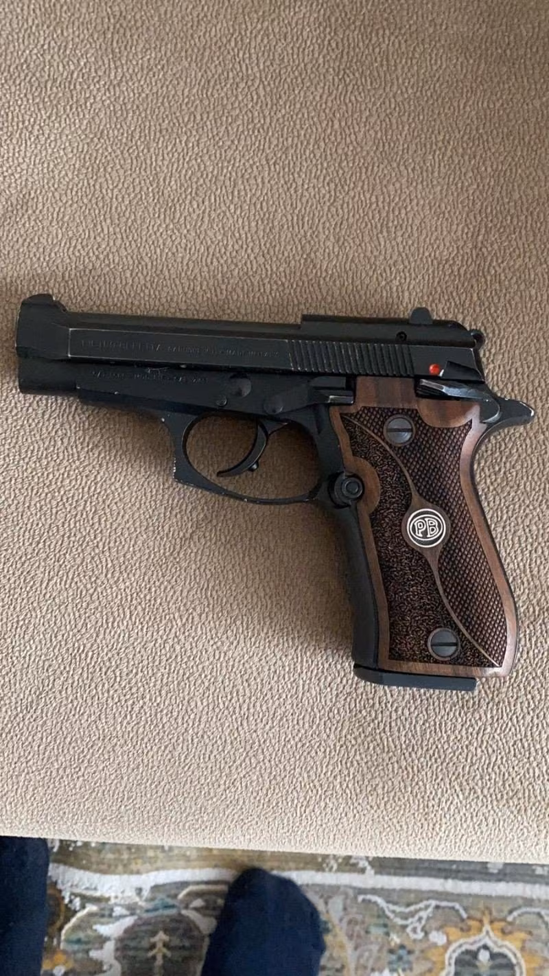 İtalya Beretta F 81