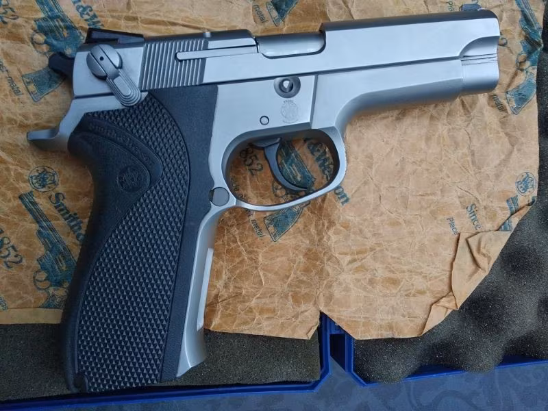 sıfır ayarında smith wesson 5906