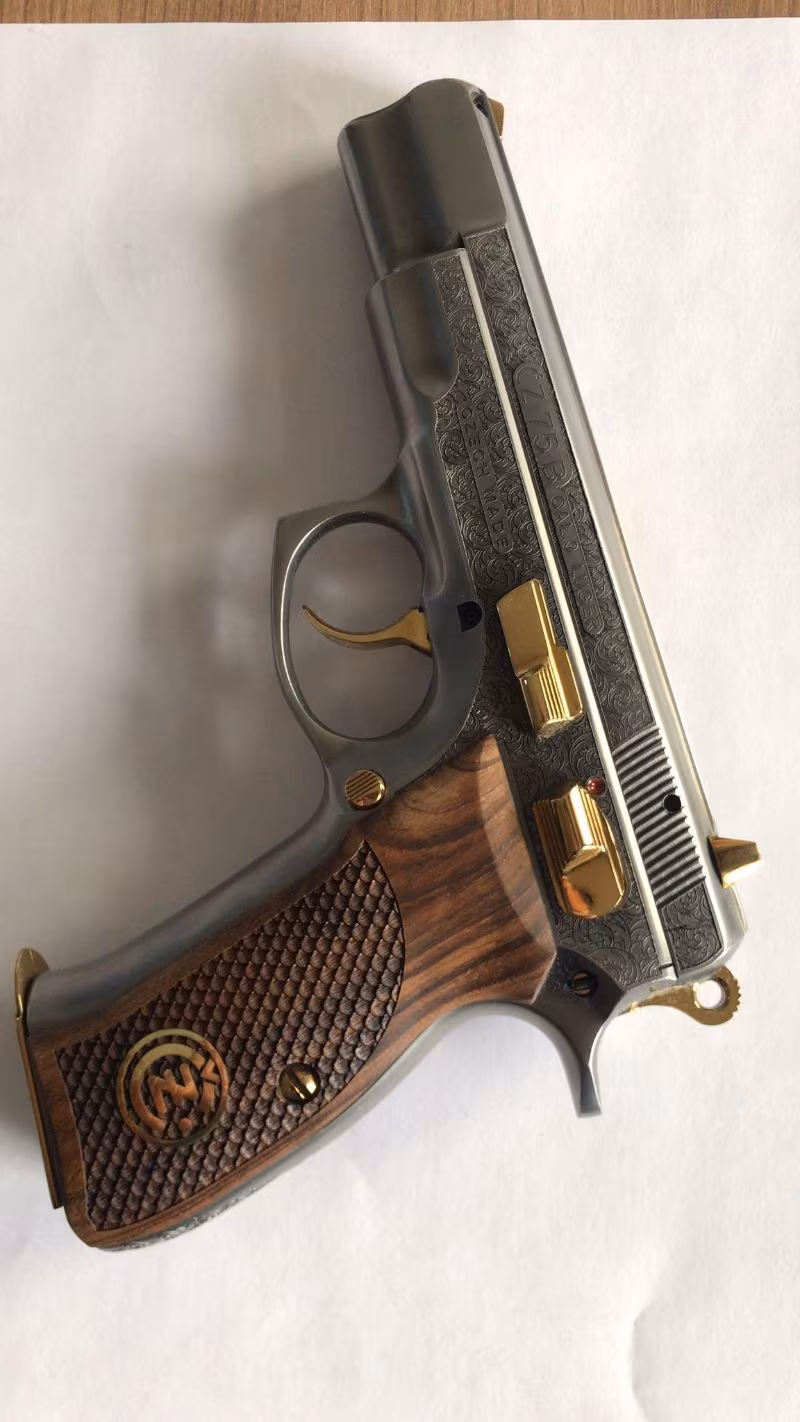 Gold işlemeli CZ 75 B