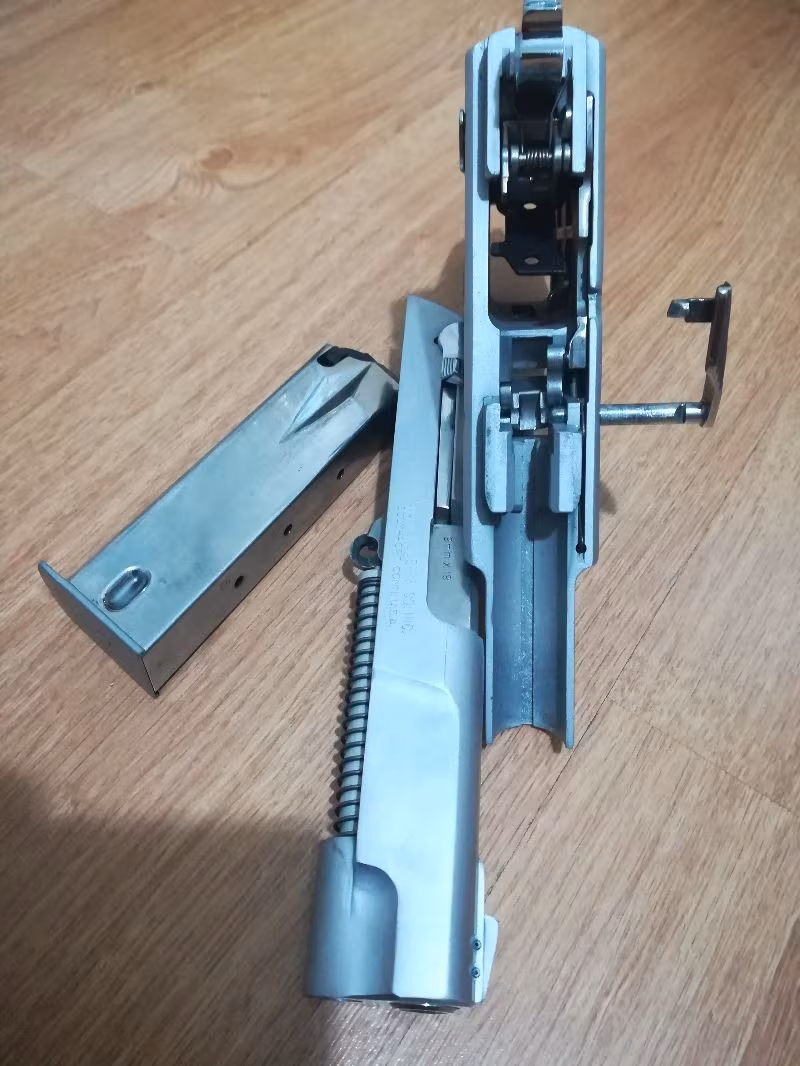 Ruger marka P85 model çok temiz silah