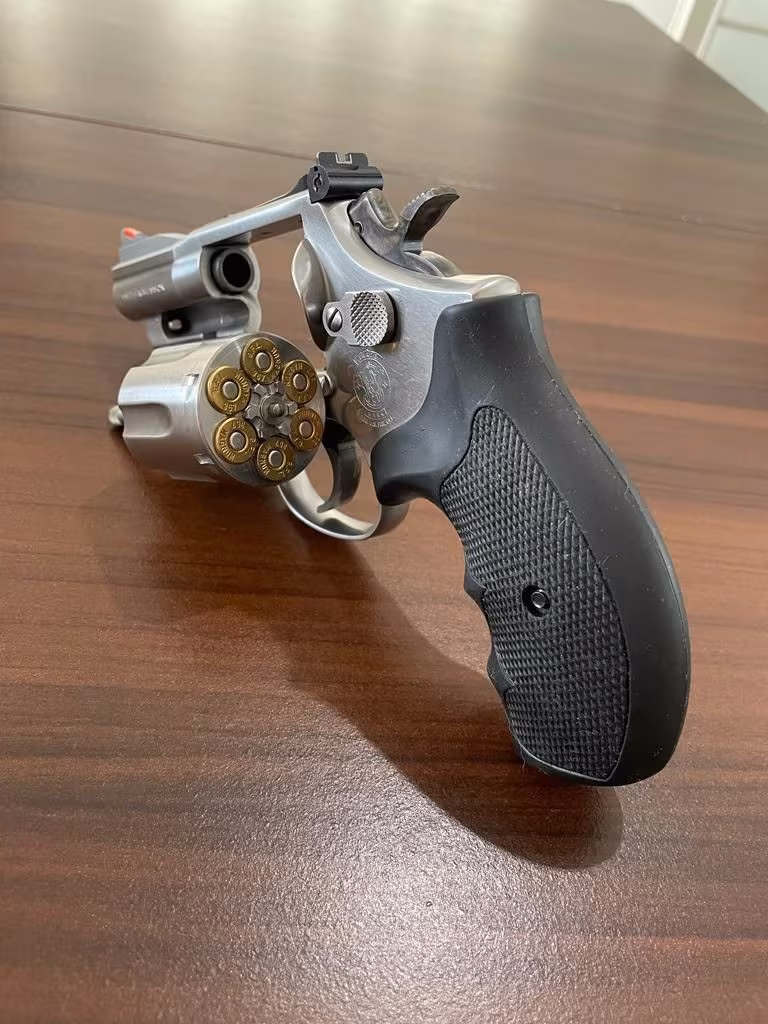 YARGI MENSUBUNUN KOLEKSİYONUNDAN SMITH&WESSON 357 MAGNUM