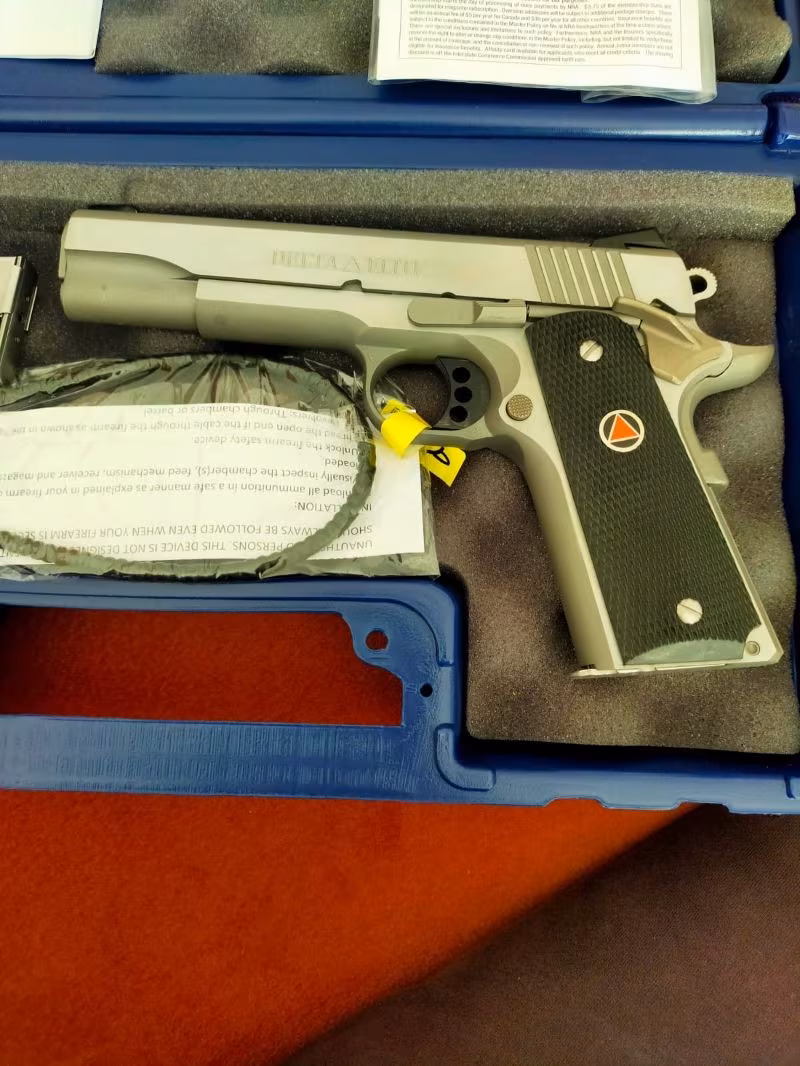 Kamu görevlisinden colt delta elite