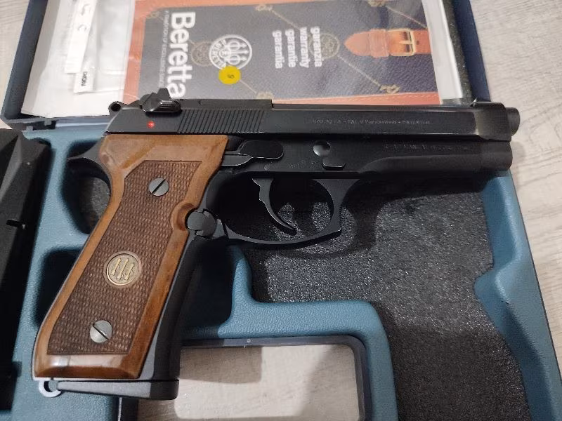 Sıfırdan farksız Beretta 9 mm 15+1 ihtiyaç fazlalığından
