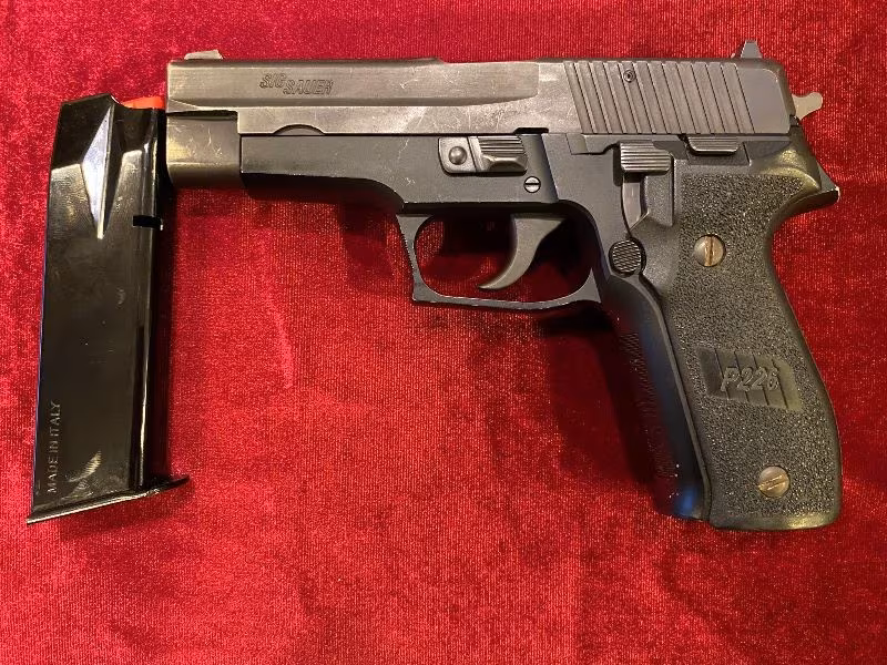 Sahibinden temiz Sig Sauer P226 Tabanca