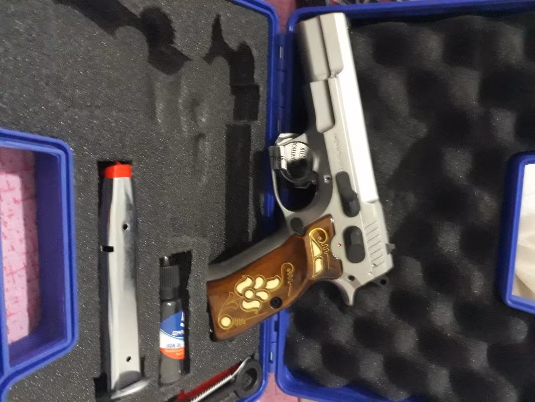 Sıfır kutusunda Ruhsatlı Krom Sarsılmaz Kılıç 2000 Mega