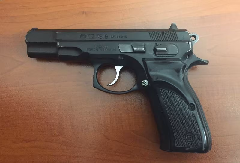 SIFIR AYARINDA,TEMİZ,HATASIZ,KUTUSUNDA 1996 MODEL CZ 75 B