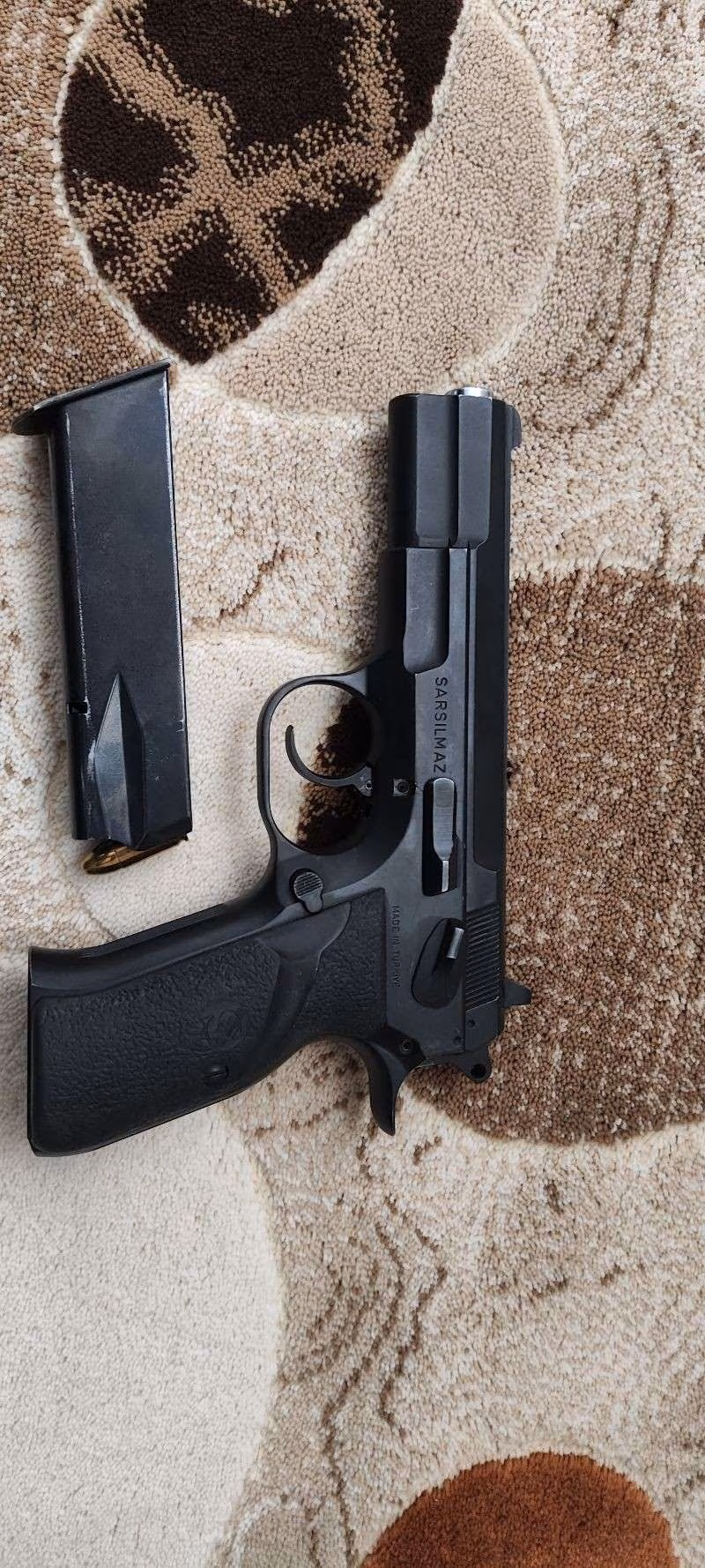 Çok az kullanılmış Sarsılmaz Kılınç 2000 Light