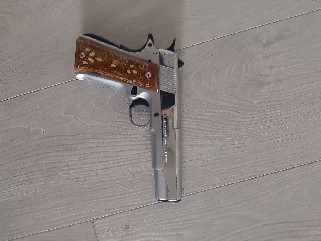 Lama Emekli polisten