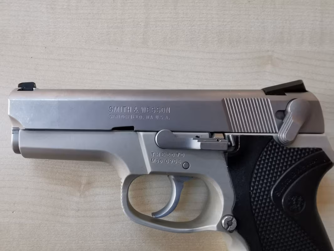 SMIHT WESSON 6906