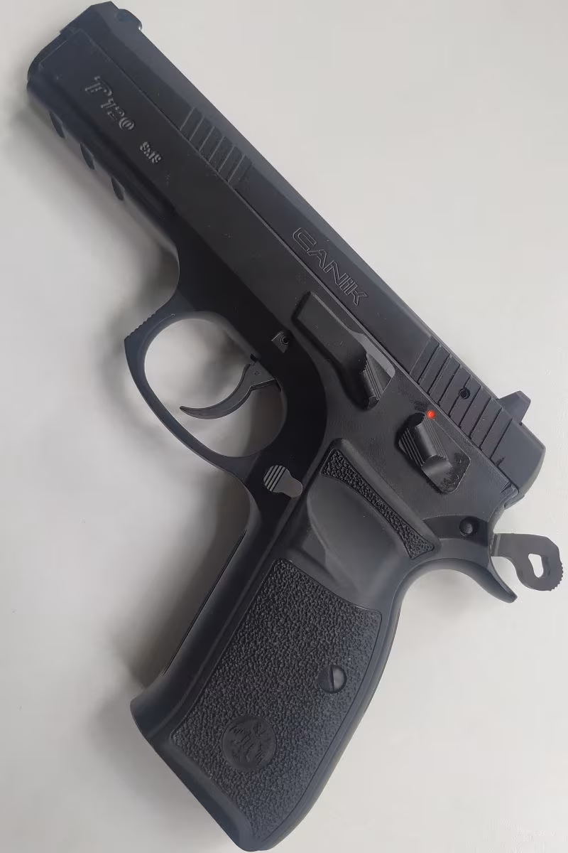 Akademisyenden sıfır ayarında CANİK p120