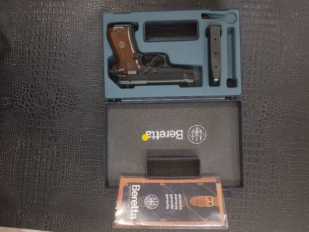 Hiç kullanılmamış temiz çiziksiz güzel silah