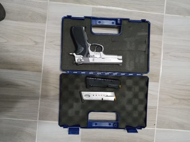 Smith Wesson 5906  15+1