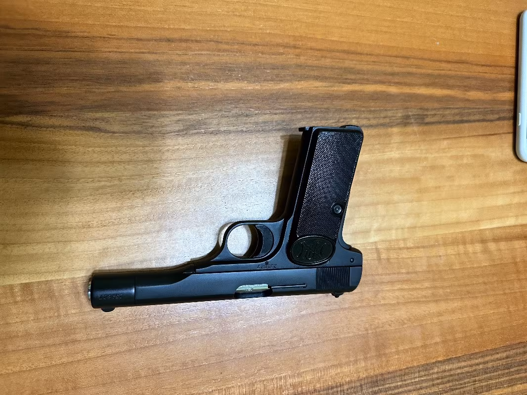 25 senedir bende 2. Elden temiz browning 7.65