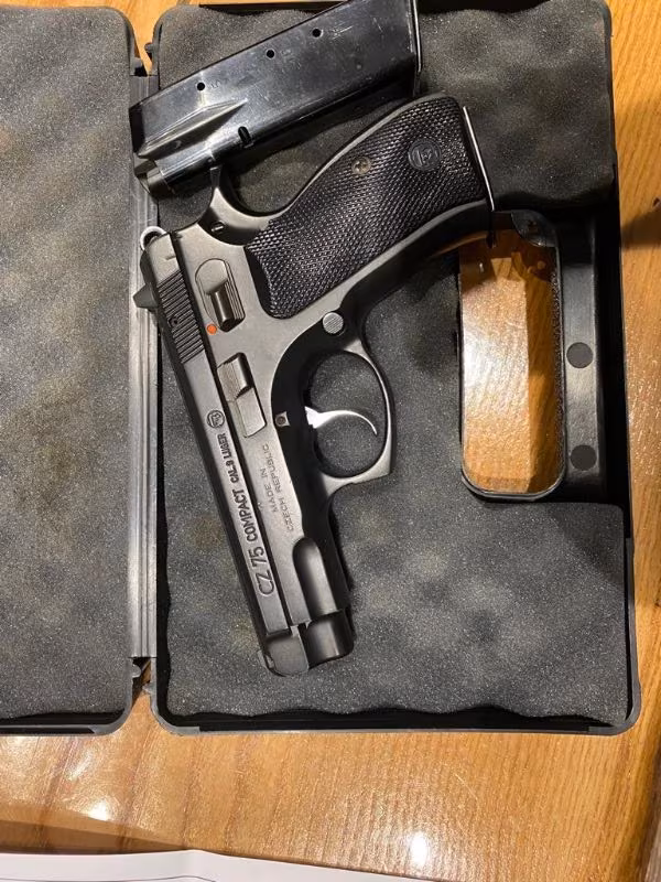 Compact Cz