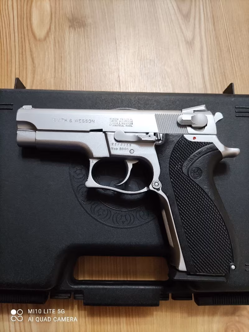 Smith wesson 5904  tabanca