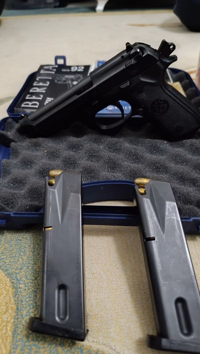Beretta 92 16+1 Sıfır Kutusunda 1000 mermi ile verilecektir.