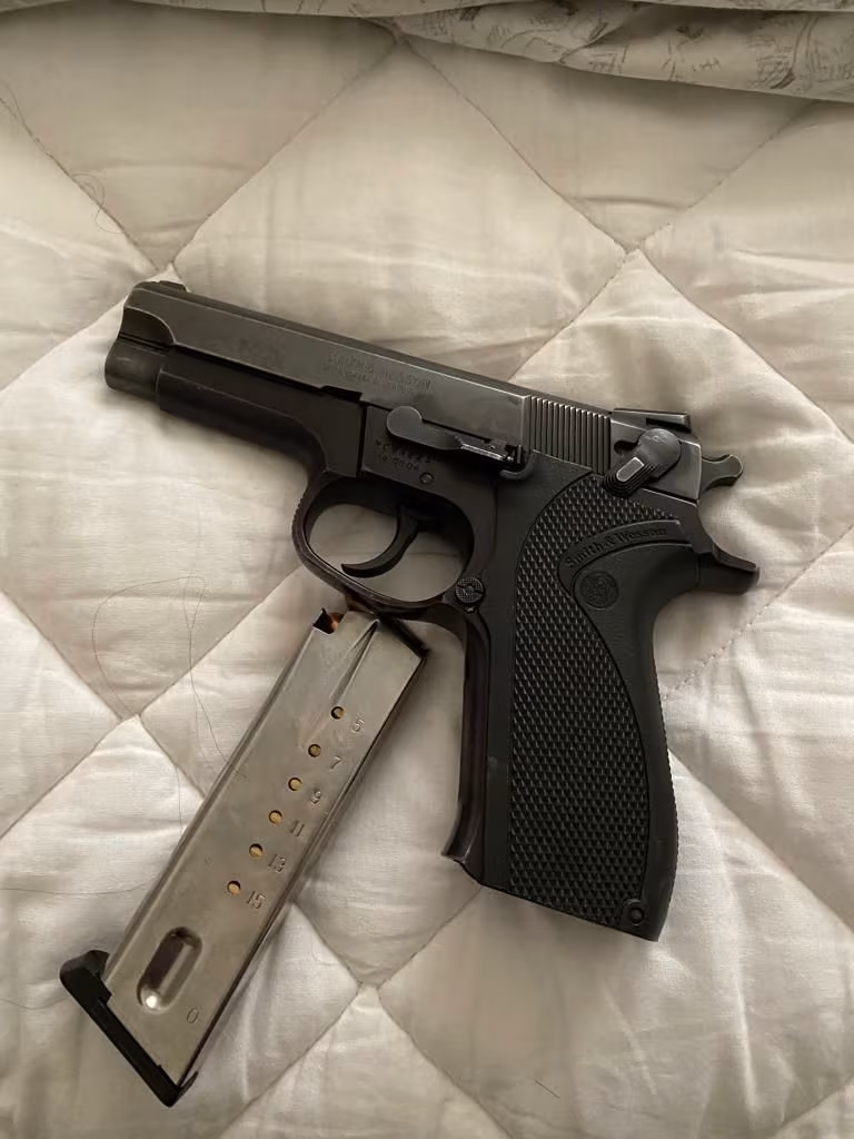 memurdan ruhsatlı temiz smıth wesson 5904