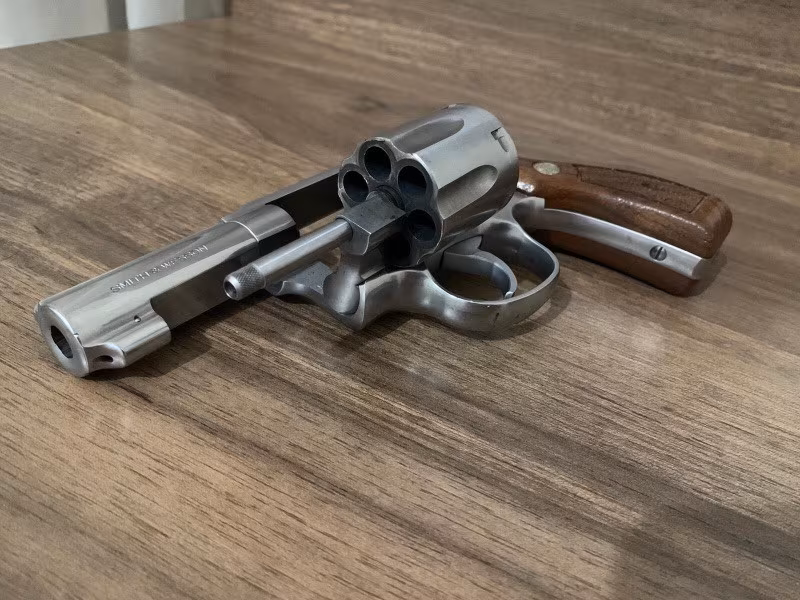 Yargı mensubundan Smith Wesson magnum 357
