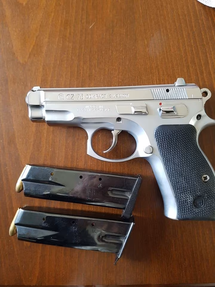 FİYAT DÜŞTÜ SON FIRSAT.   TEMİZ CZ 75 COMPACT 8750 TL