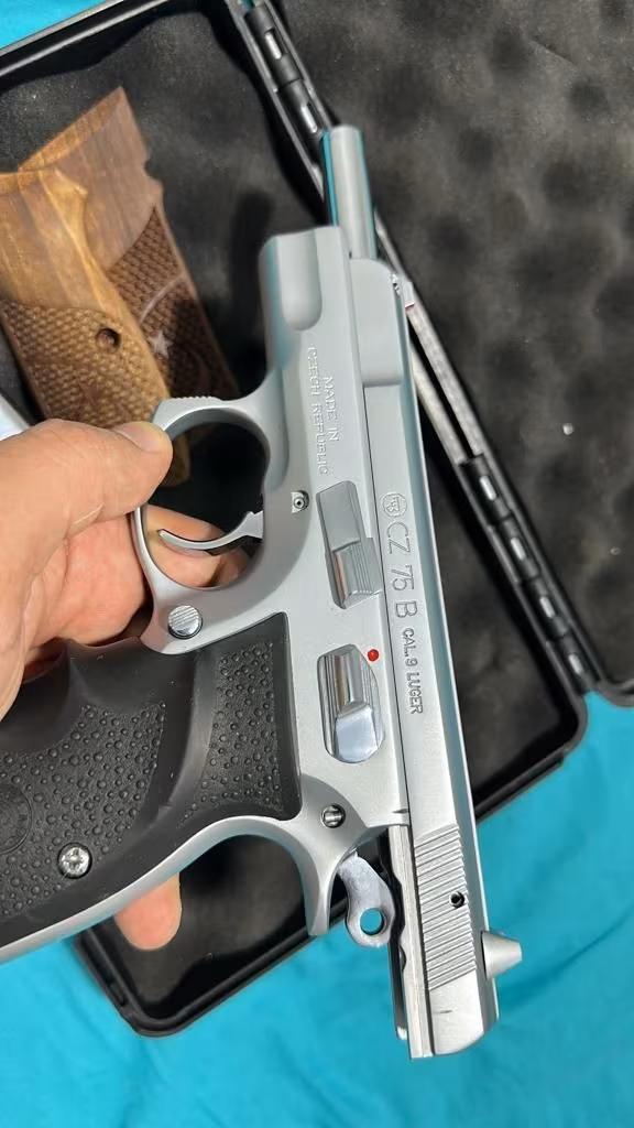 CZ 75 B (SIFIR AYARINDA.)