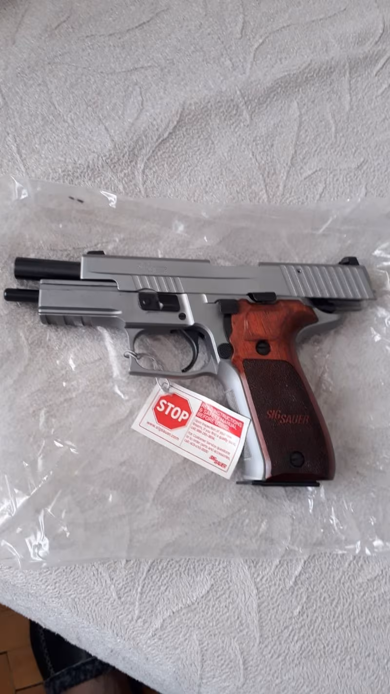 Emekli kamu görevlisinden Sig Sauer P 226 Stainless satılık silah